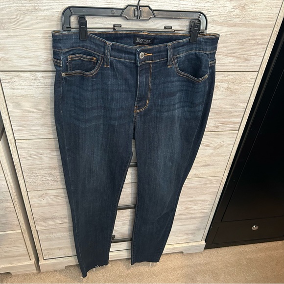 Judy Blue Denim - Judy Blue Women's 11/30 Skinny Fit Dark Wash Jeans